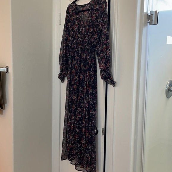 Zara midi flowery dress. Size 8. Never worn. - Picture 1 of 5